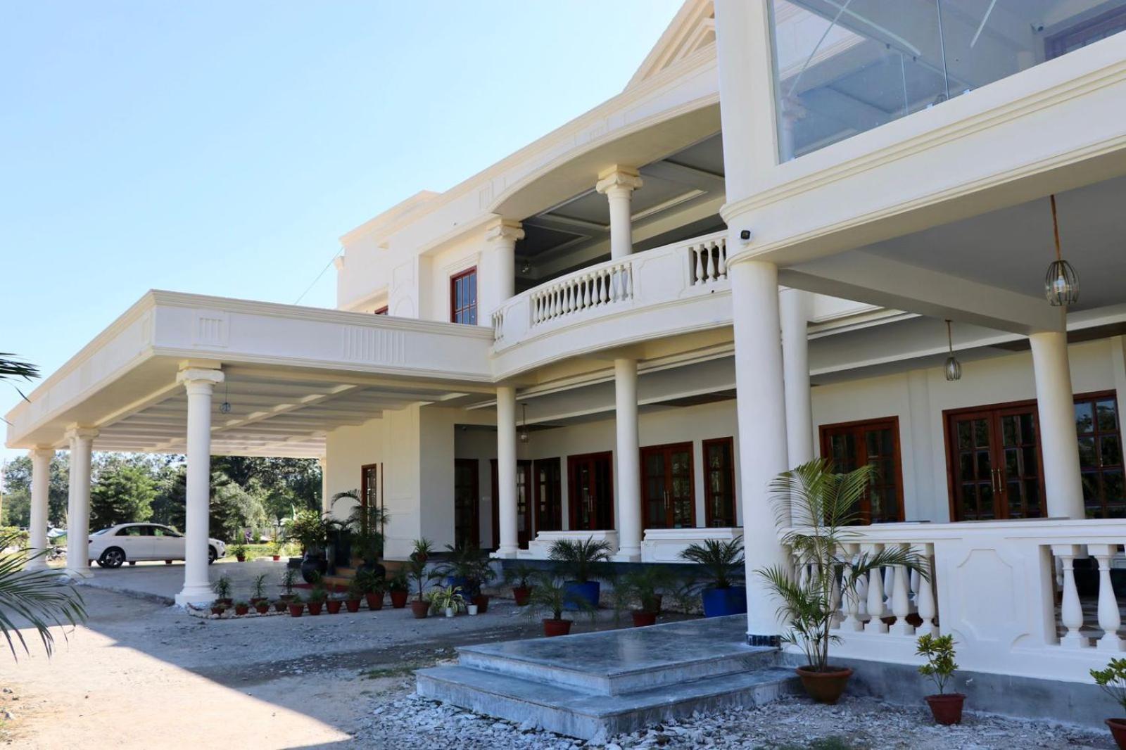 Royale De' Casa Resort Kāziranga エクステリア 写真