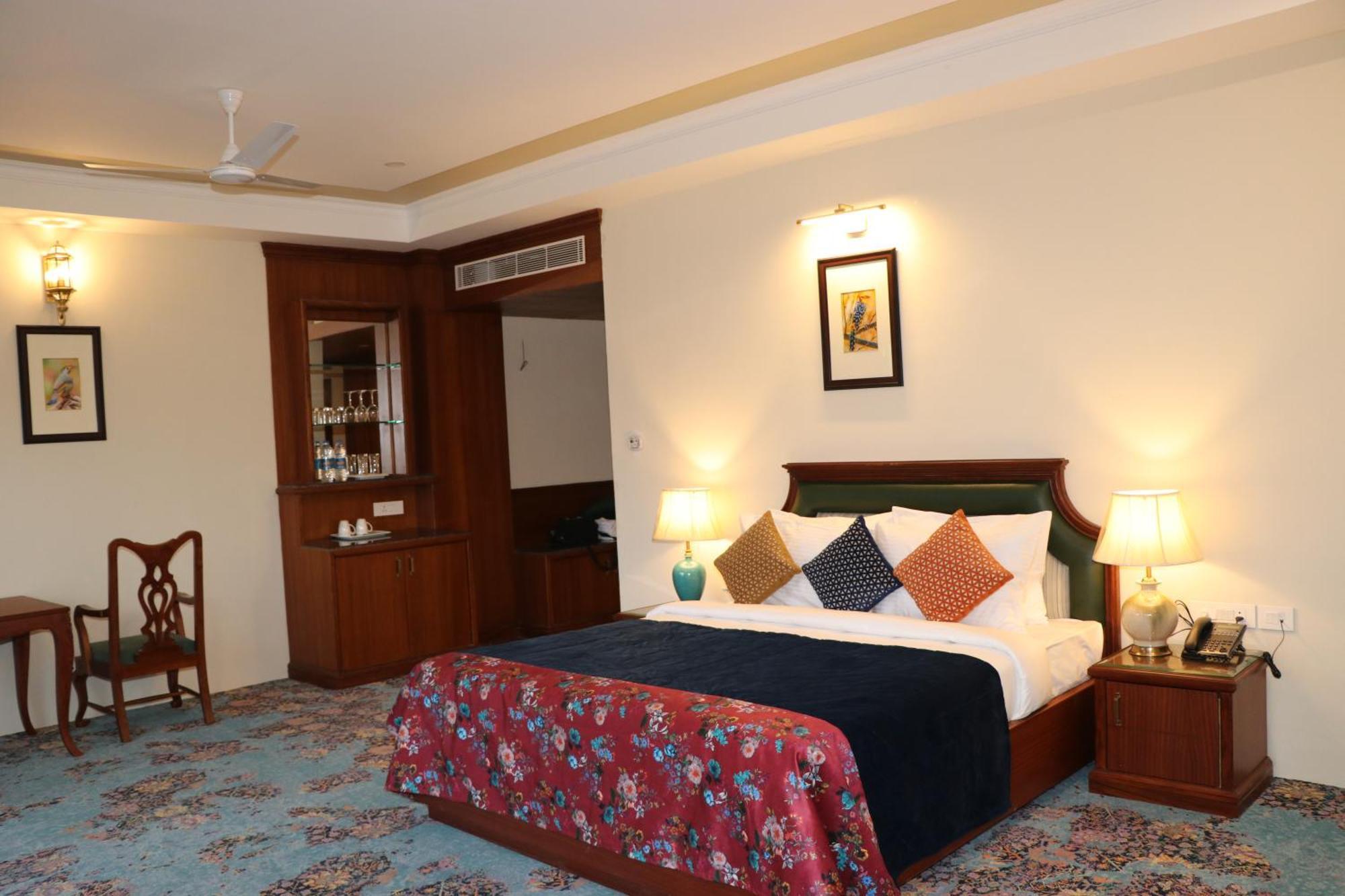Royale De' Casa Resort Kāziranga エクステリア 写真