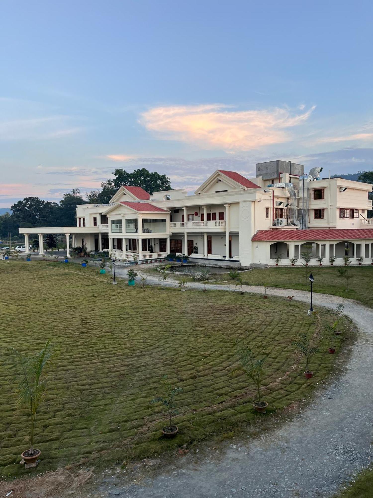 Royale De' Casa Resort Kāziranga エクステリア 写真