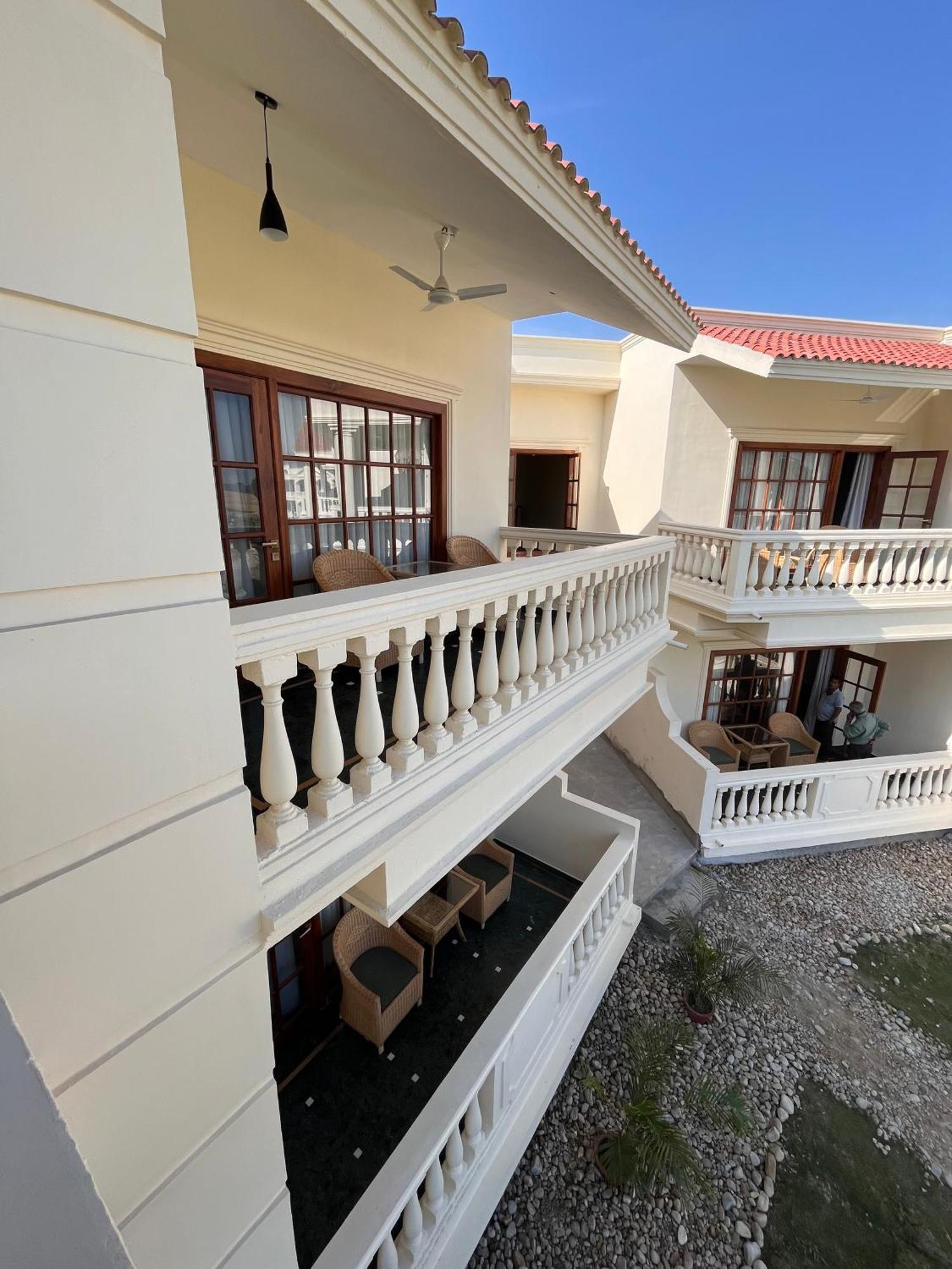 Royale De' Casa Resort Kāziranga エクステリア 写真